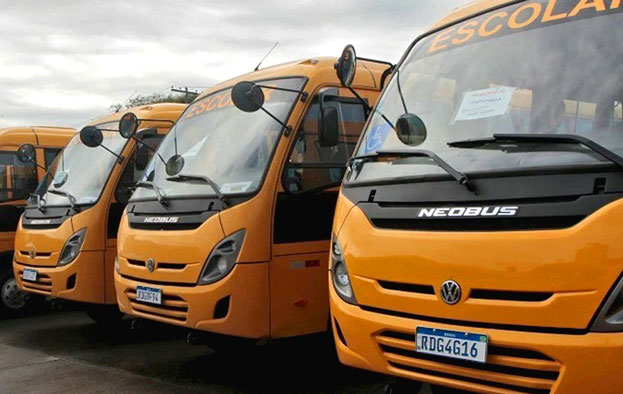 Maria del Carmen entrega ônibus escolar para cidade de Itabela